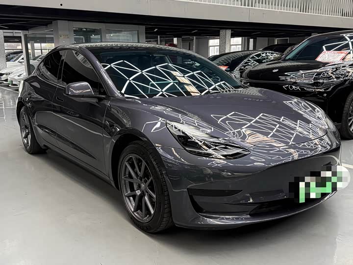 Фото 3 - Tesla Model 3