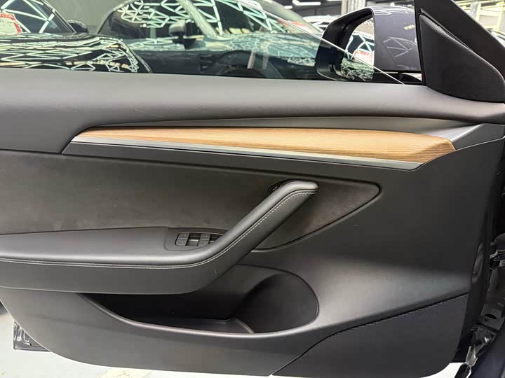 Фото 5 - Tesla Model 3