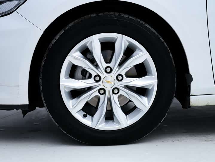 Фото 9 - Chevrolet Malibu XL