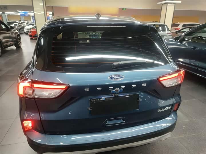 Фото 6 - Ford Escape