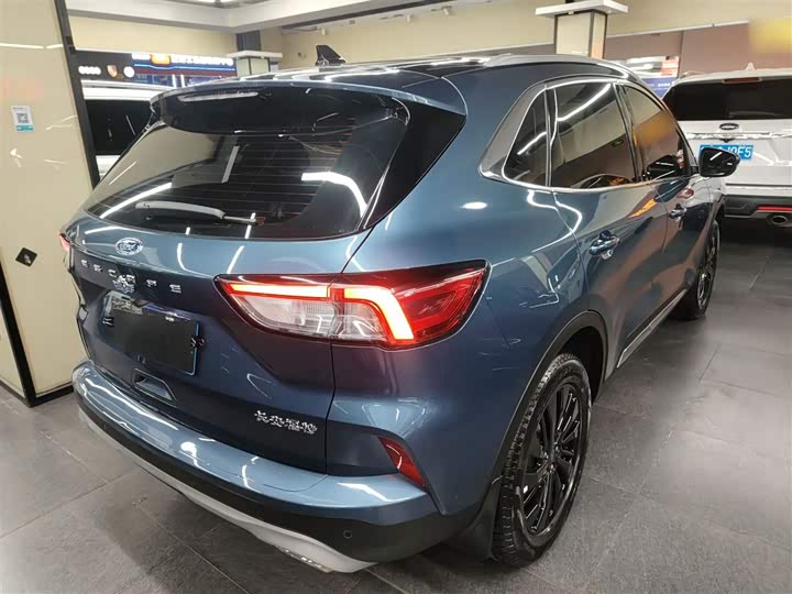 Фото 7 - Ford Escape