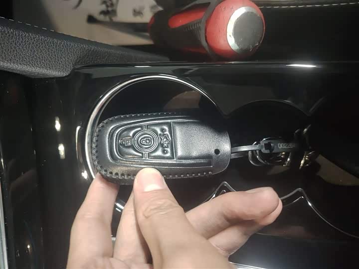 Фото 9 - Ford Escape