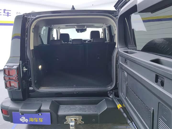 Фото 4 - Tank 300