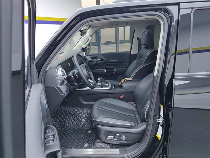 Фото 9 - Tank 300