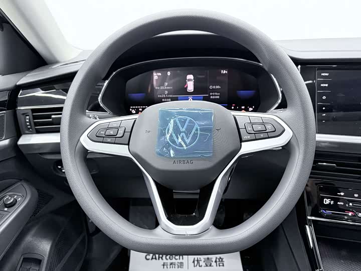 Фото 6 - Volkswagen Passat Hybrid