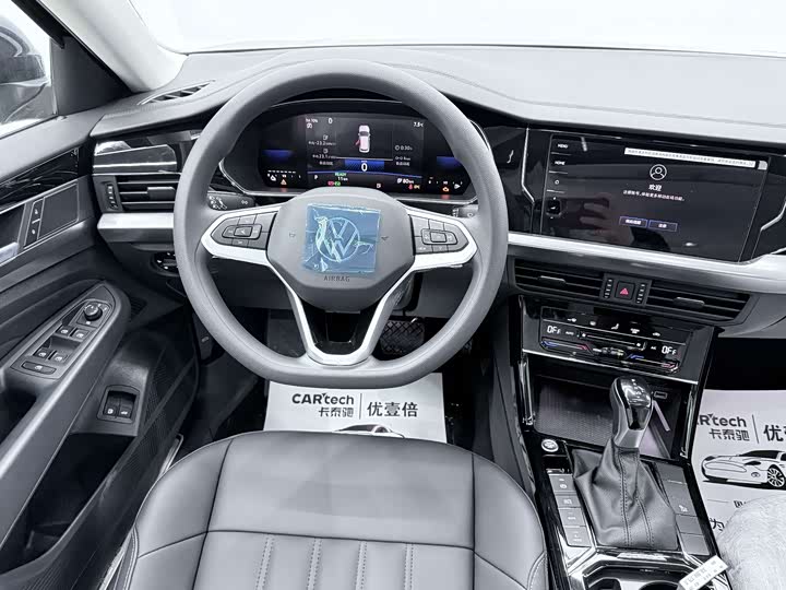 Фото 8 - Volkswagen Passat Hybrid