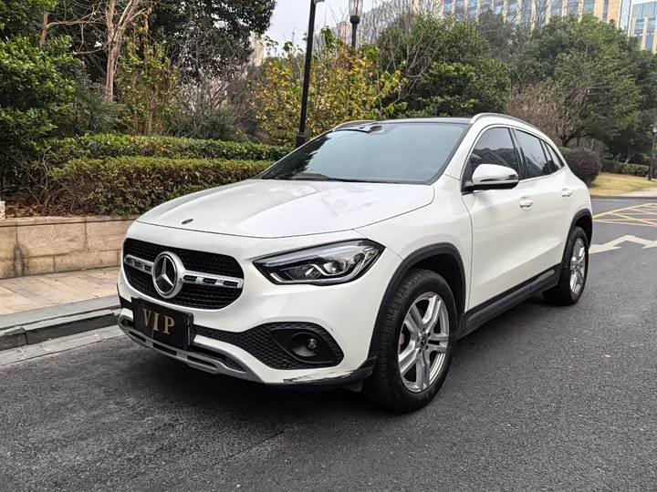 Фото 1 - Mercedes-Benz GLA-Class