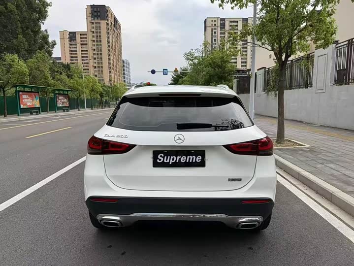 Фото 4 - Mercedes-Benz GLA-Class