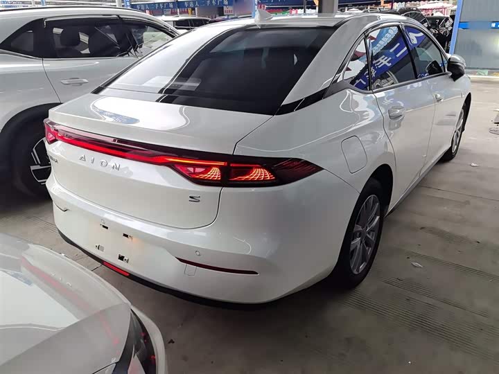 Фото 7 - GAC Aion S