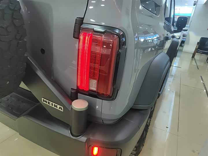 Фото 8 - Tank 300