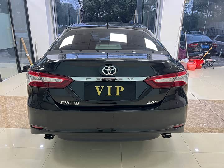 Фото 6 - Toyota Camry