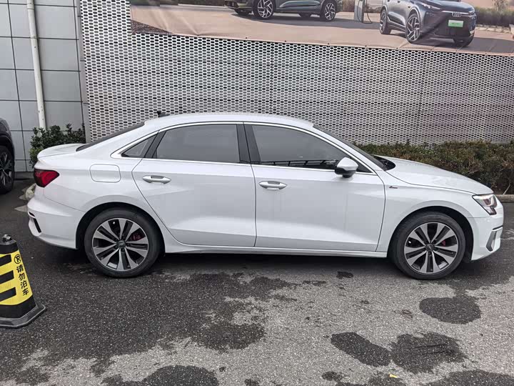 Фото 2 - Audi A3