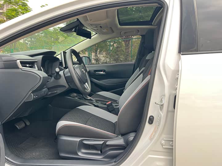 Фото 4 - Toyota Corolla