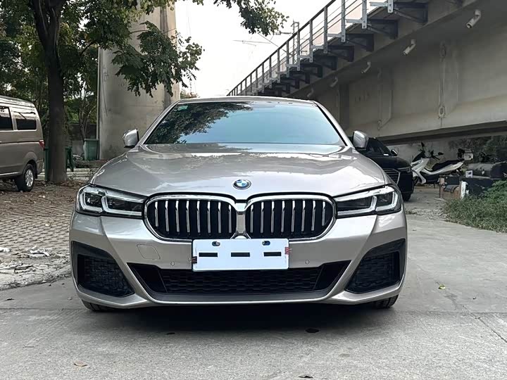 Фото 2 - BMW 5 Series