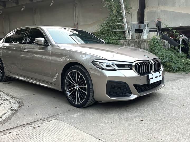 Фото 9 - BMW 5 Series