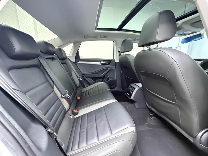 Фото 8 - Volkswagen Sagitar L