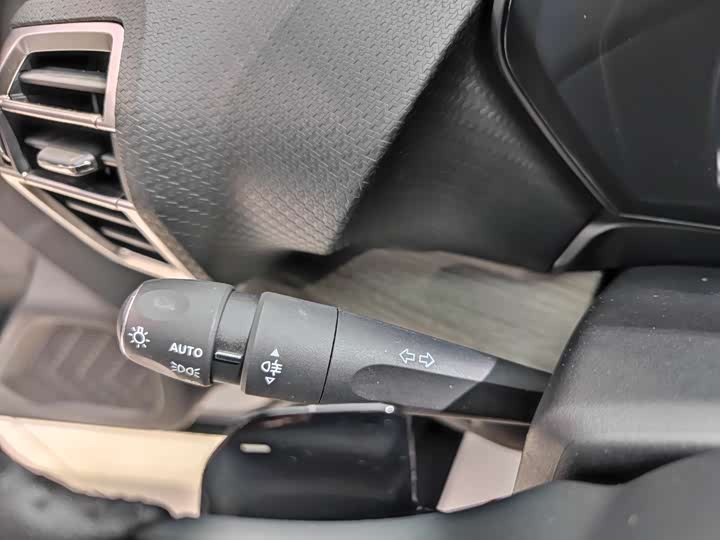 Фото 8 - Citroen C5 X