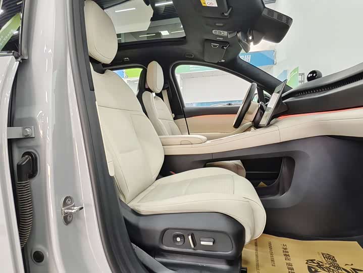 Фото 7 - Nio ES6