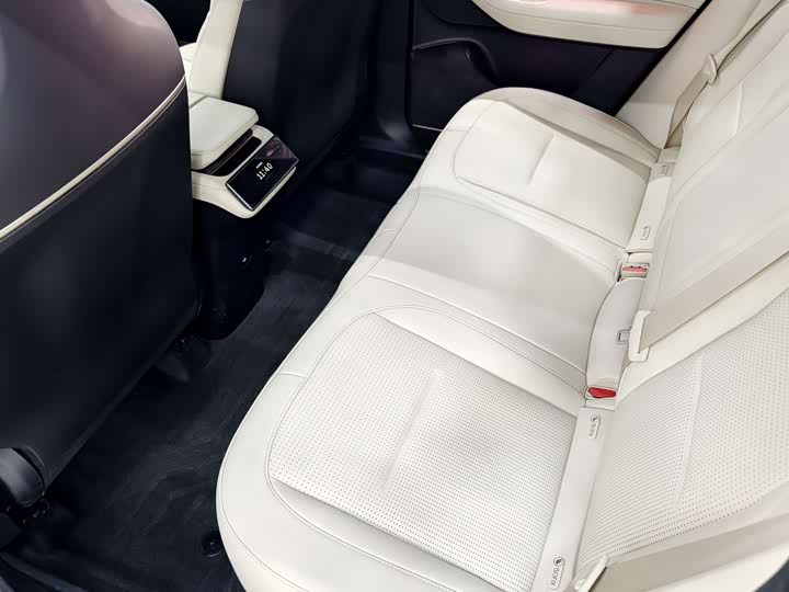 Фото 8 - Nio ES6