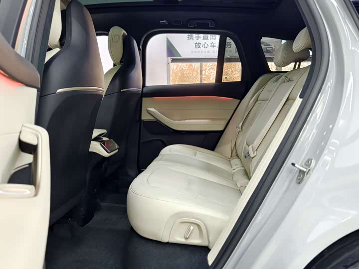 Фото 9 - Nio ES6