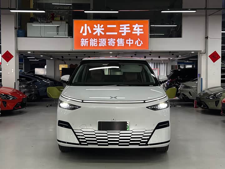 Фото 2 - XPeng X9