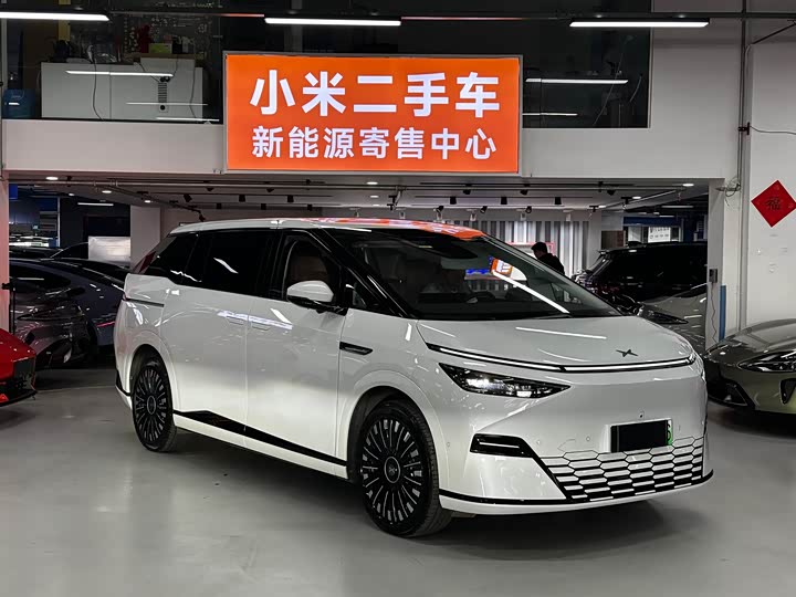 Фото 3 - XPeng X9