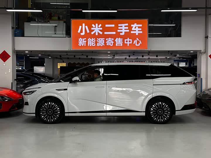 Фото 4 - XPeng X9