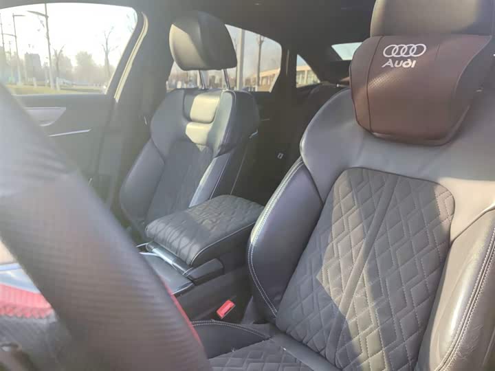 Фото 8 - Audi A6L