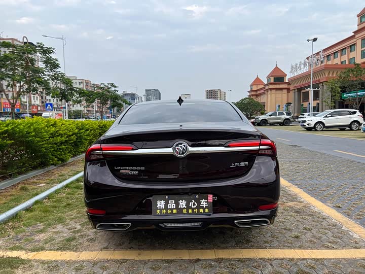 Фото 5 - Buick LaCrosse