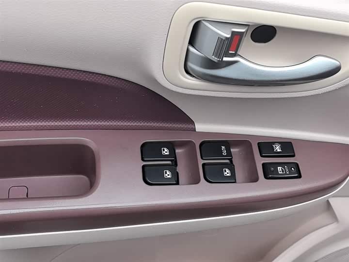 Фото 9 - Changan BenBen E-Star