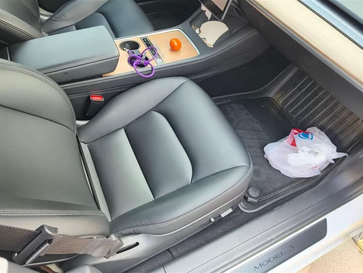 Фото 8 - Tesla Model 3