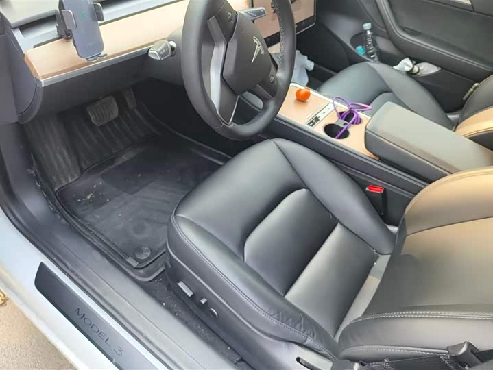 Фото 9 - Tesla Model 3