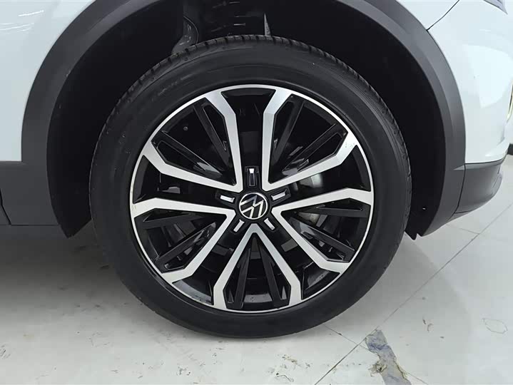 Фото 6 - Volkswagen T-Roc