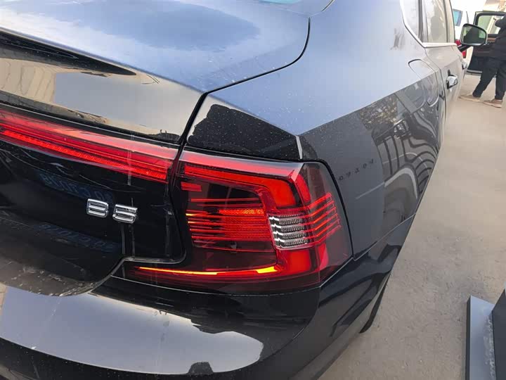 Фото 8 - Volvo S90