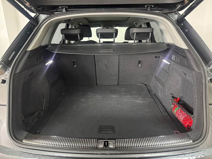 Фото 6 - Audi Q5L