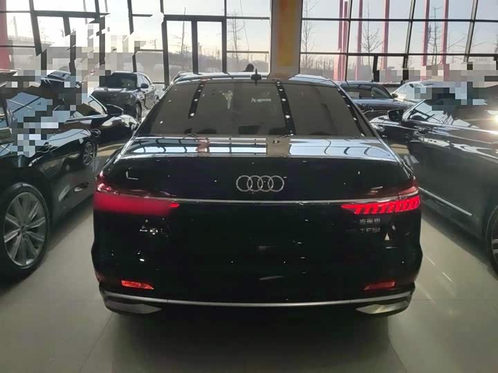 Фото 6 - Audi A6L