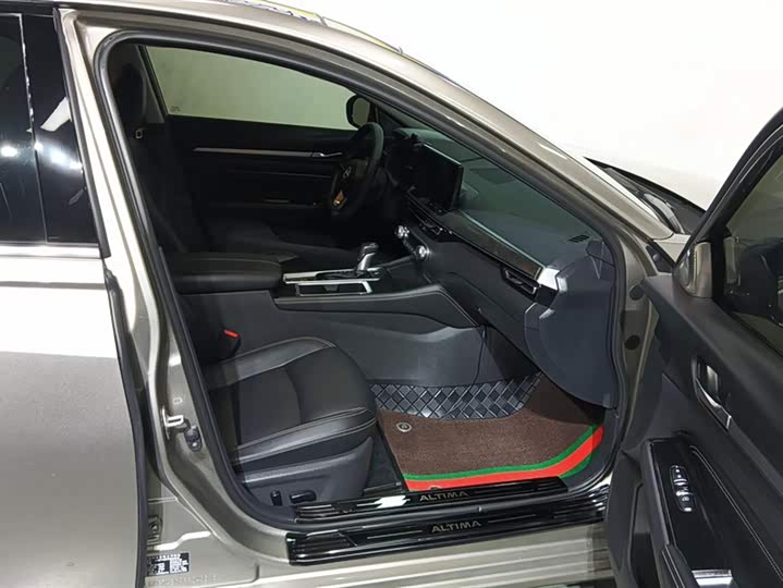 Фото 8 - Nissan Teana