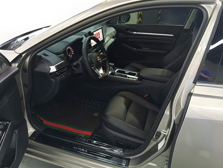 Фото 9 - Nissan Teana