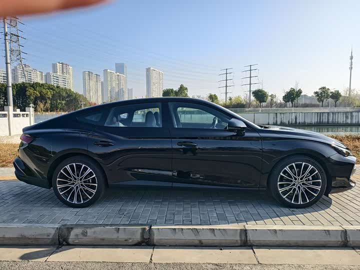 Фото 8 - MG Motor 7