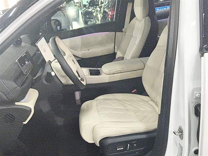 Фото 7 - Nio ES6