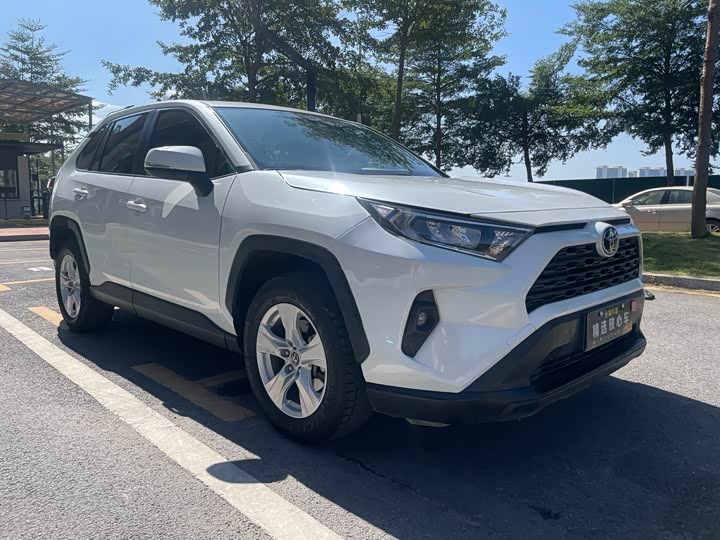 Фото 3 - Toyota RAV4