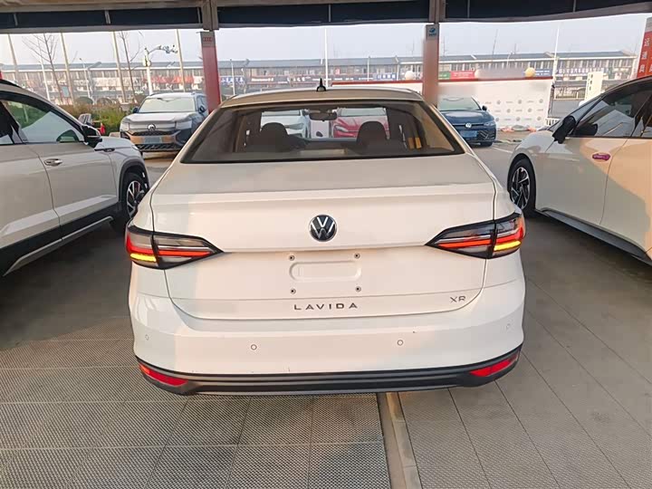 Фото 6 - Volkswagen Lavida