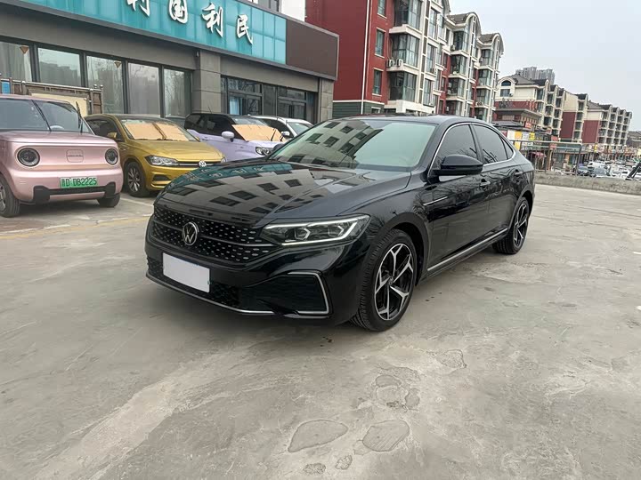 Фото 1 - Volkswagen Passat