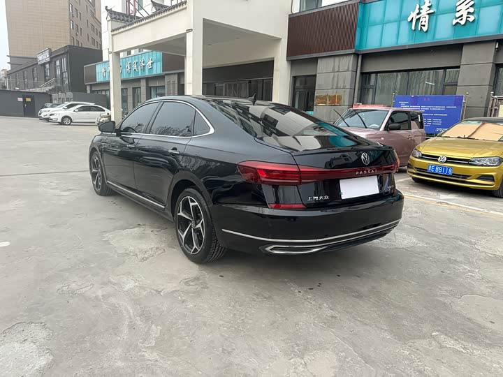 Фото 7 - Volkswagen Passat