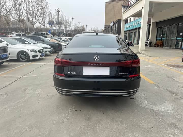 Фото 8 - Volkswagen Passat