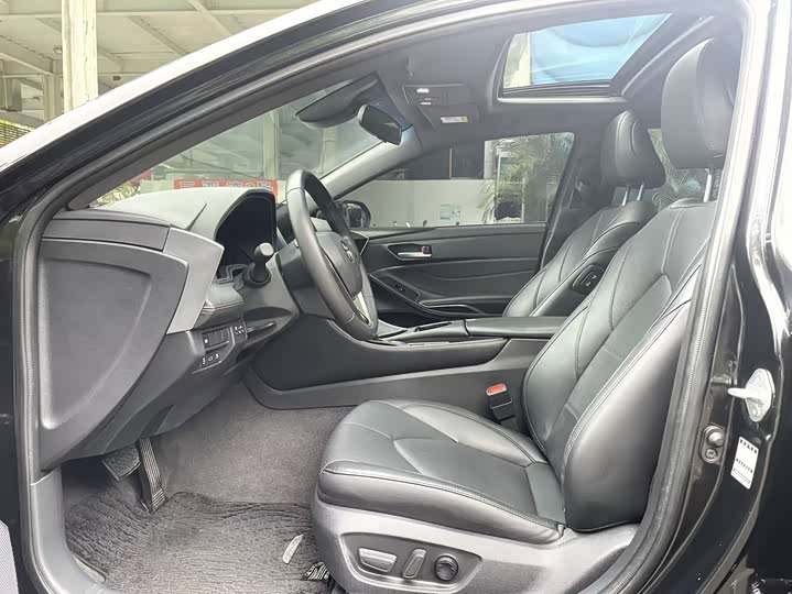 Фото 6 - Toyota Avalon