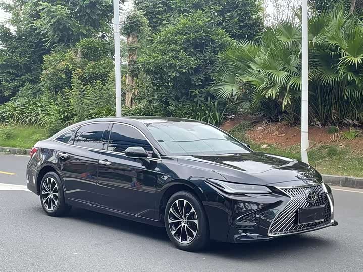 Фото 7 - Toyota Avalon