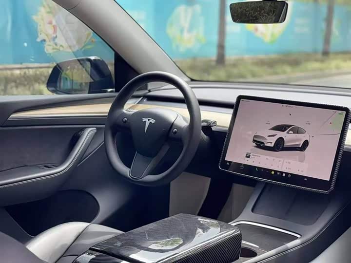 Фото 6 - Tesla Model Y