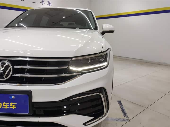 Фото 5 - Volkswagen Tiguan L Pro