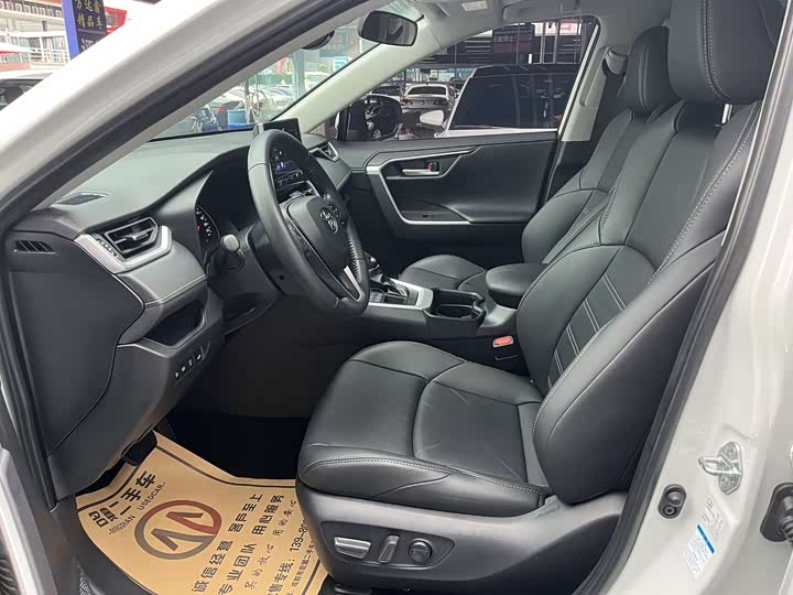 Фото 4 - Toyota Wildlander